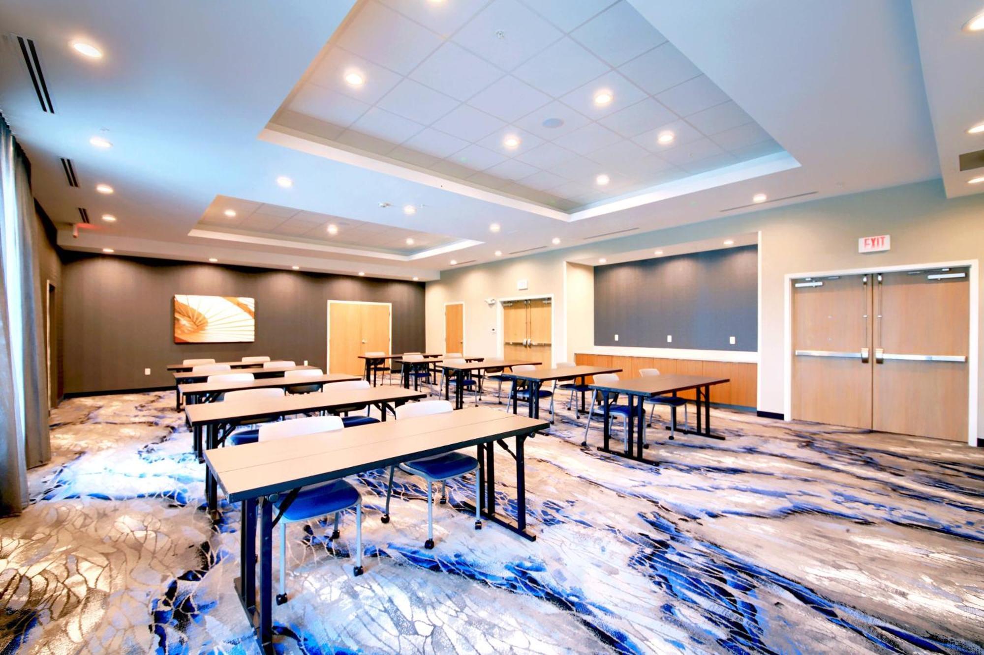 Fairfield Inn & Suites By Marriott Dallas Сидар-Хилл Экстерьер фото